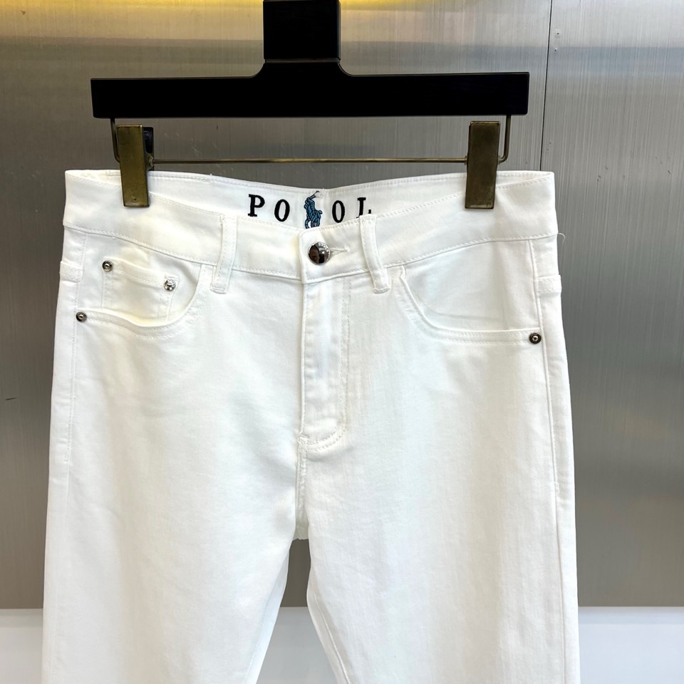 Polo Ralph Lauren、2026春夏新品牛仔裤，以精湛工艺重塑经典美式白牛休闲风格。款式采用
