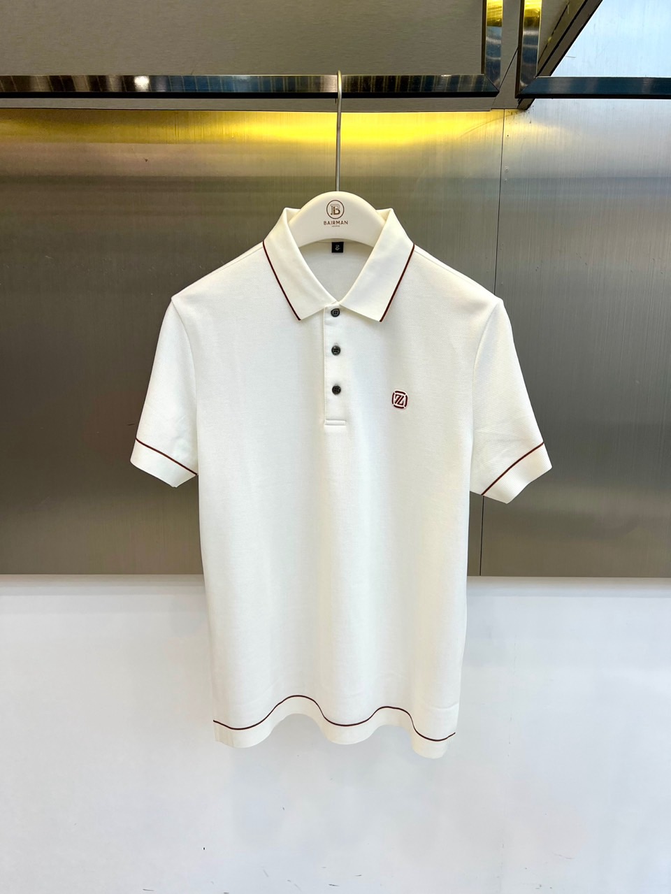 Zegna杰尼亚、2026春夏新品男士短袖Polo衫，以纯色为主调，简约中彰显高级质感。经典翻领设计搭配