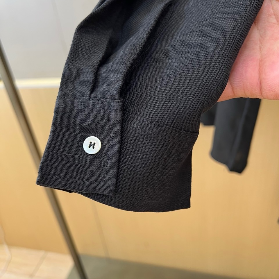 一套Brunello Cucinelli-BC、2026春夏新品休闲套装，以78%亚麻混纺22%真丝的奢