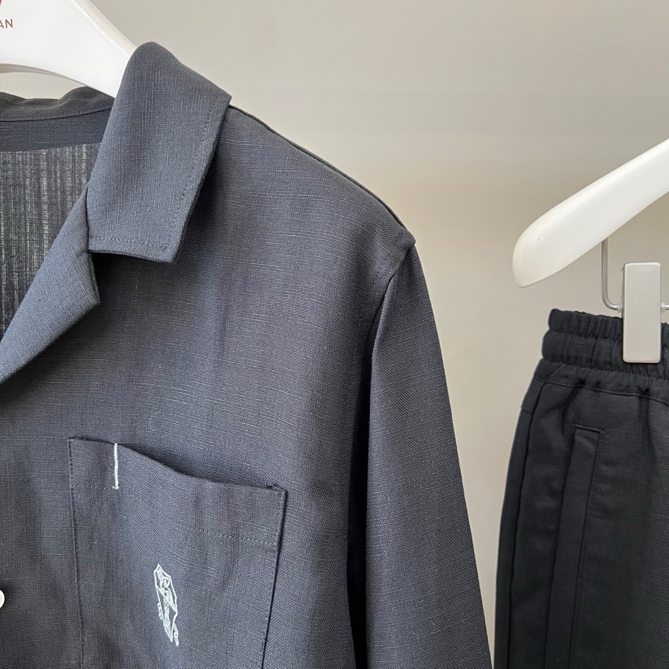 一套Brunello Cucinelli-BC、2026春夏新品休闲套装，以78%亚麻混纺22%真丝的奢