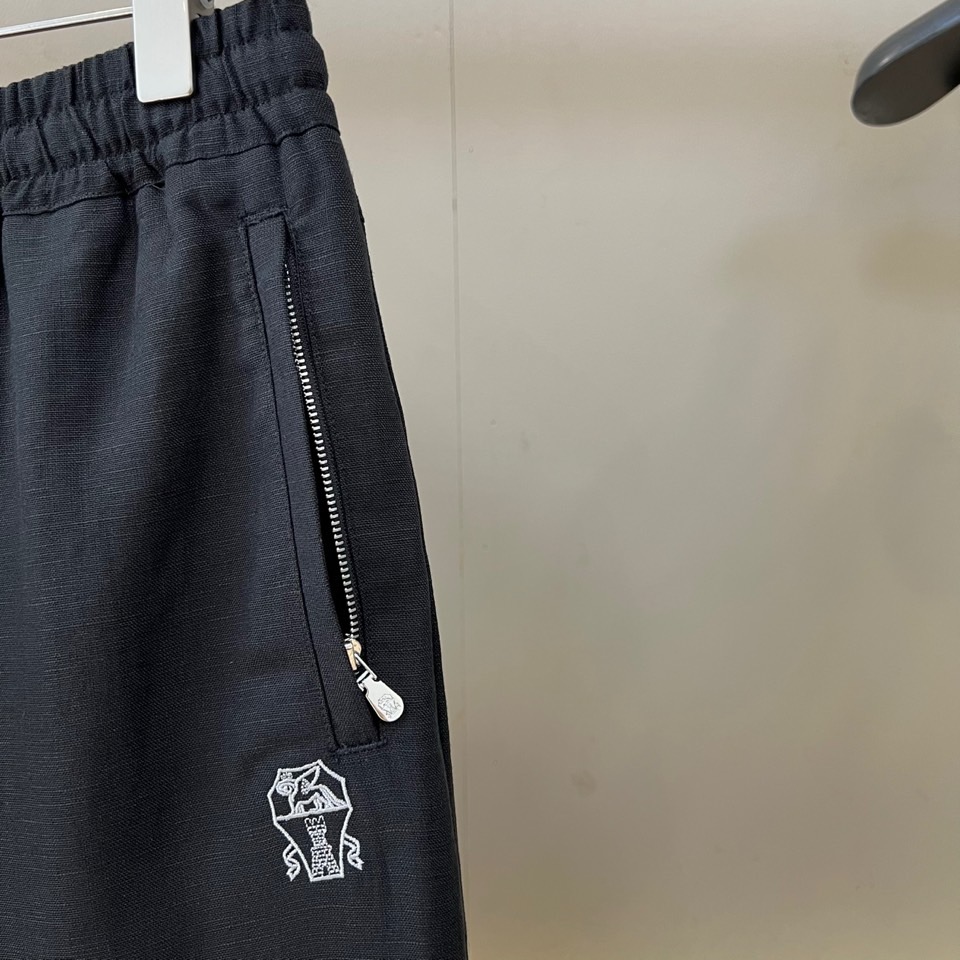 一套Brunello Cucinelli-BC、2026春夏新品休闲套装，以78%亚麻混纺22%真丝的奢