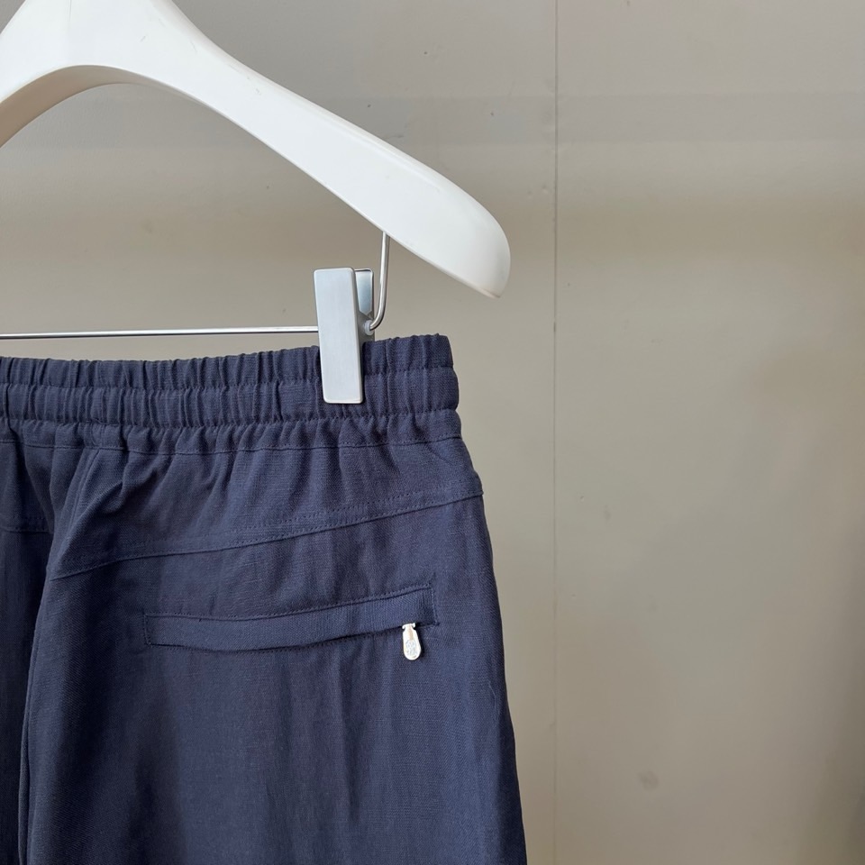 一套Brunello Cucinelli-BC、2026春夏新品休闲套装，以78%亚麻混纺22%真丝的奢