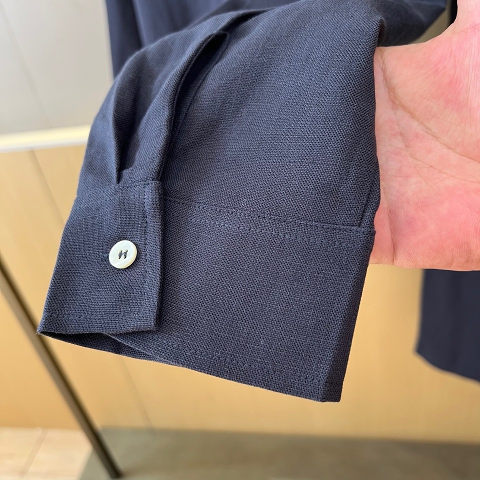 一套Brunello Cucinelli-BC、2026春夏新品休闲套装，以78%亚麻混纺22%真丝的奢