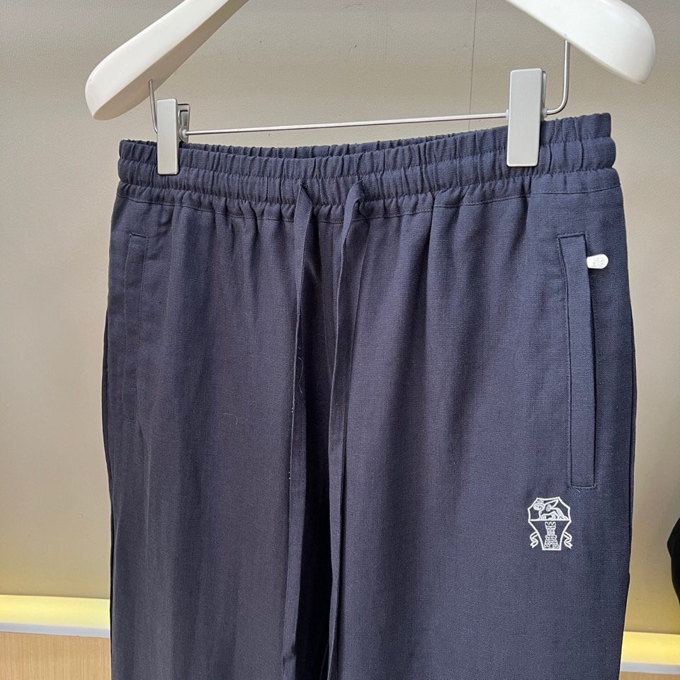 一套Brunello Cucinelli-BC、2026春夏新品休闲套装，以78%亚麻混纺22%真丝的奢