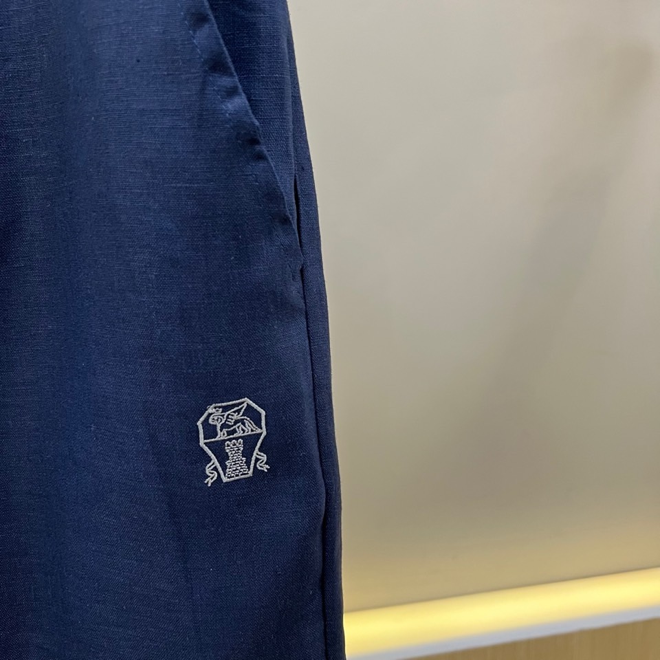 Brunello Cucinelli-BC、2026春夏新品套装，以纯色为主色调，打造都市轻奢休闲风范。