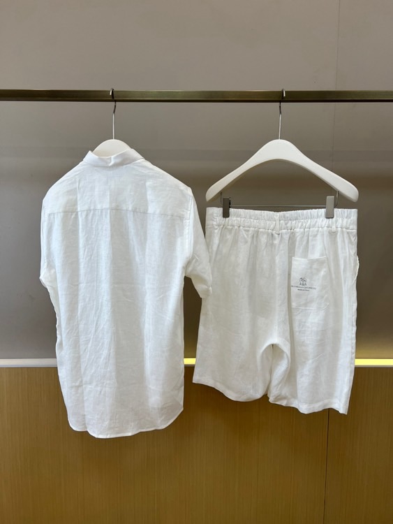 Brunello Cucinelli-BC、2026春夏新品套装，以纯色为主色调，打造都市轻奢休闲风范。