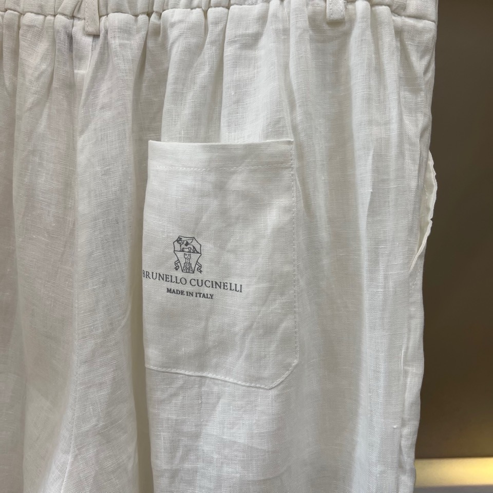 Brunello Cucinelli-BC、2026春夏新品套装，以纯色为主色调，打造都市轻奢休闲风范。