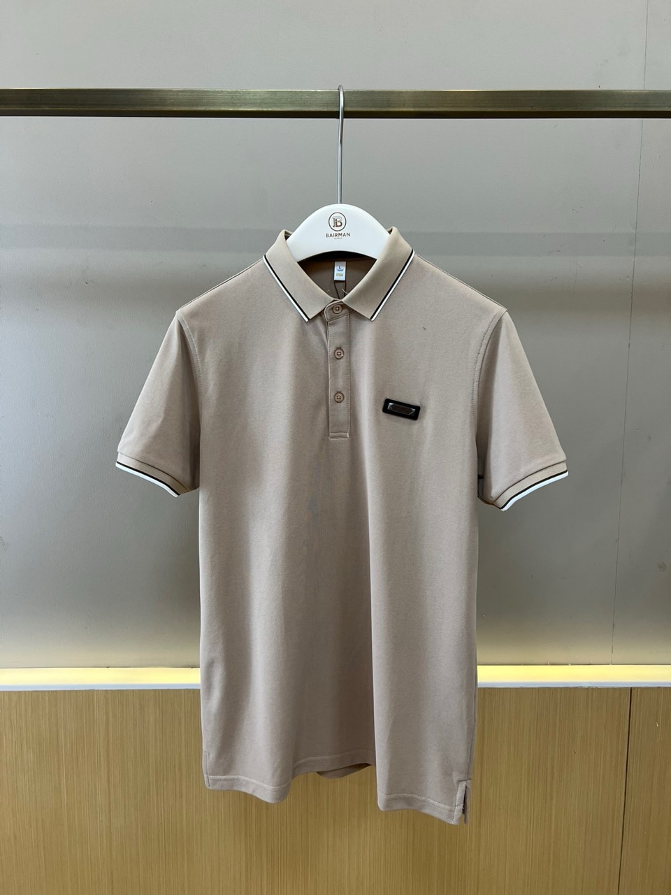 Loro Piana诺悠翩雅、2026春夏新品男士短袖Polo衫，以纯色为基底，诠释简约而不简单的现代绅