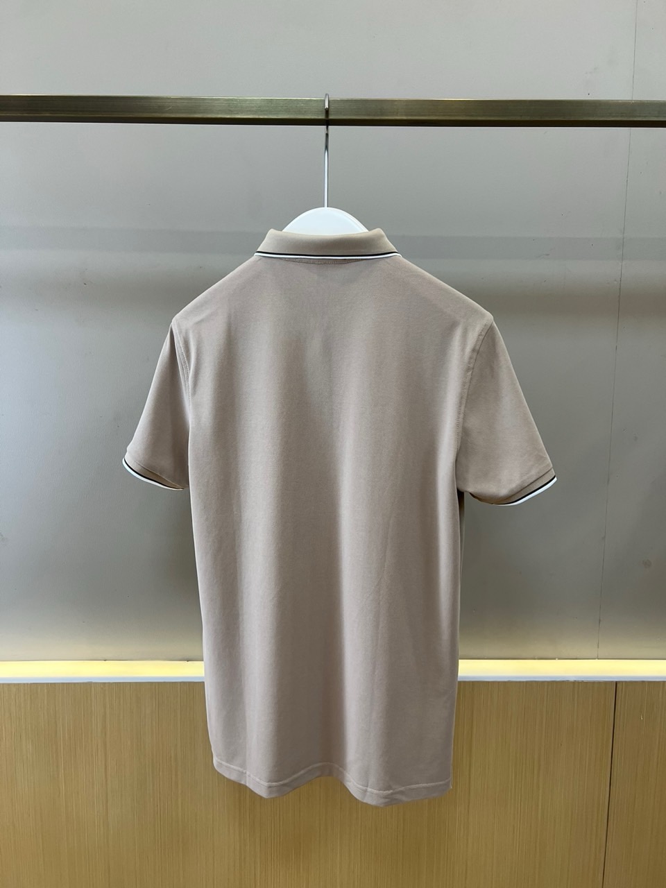 Loro Piana诺悠翩雅、2026春夏新品男士短袖Polo衫，以纯色为基底，诠释简约而不简单的现代绅