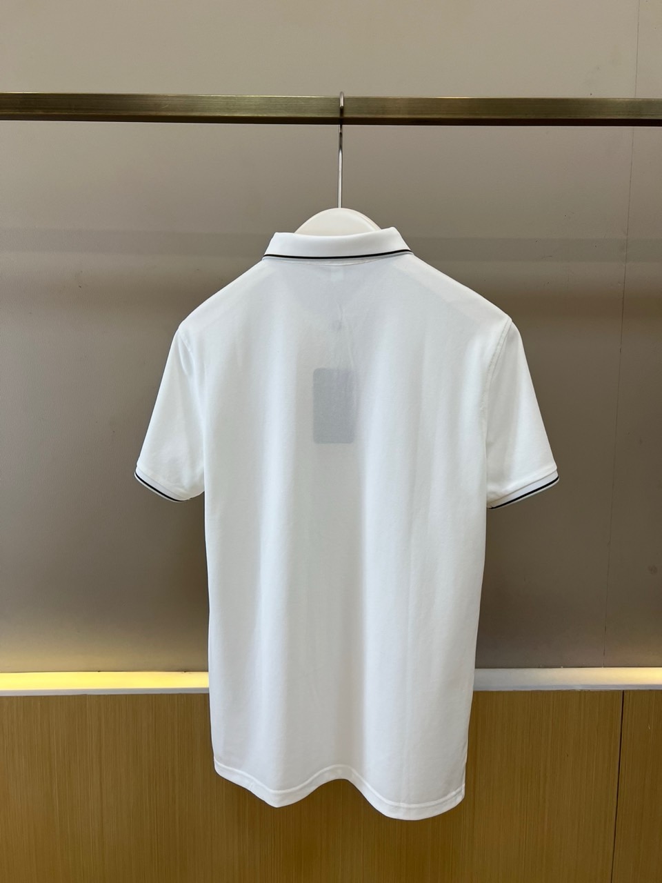 Loro Piana诺悠翩雅、2026春夏新品男士短袖Polo衫，以纯色为基底，诠释简约而不简单的现代绅
