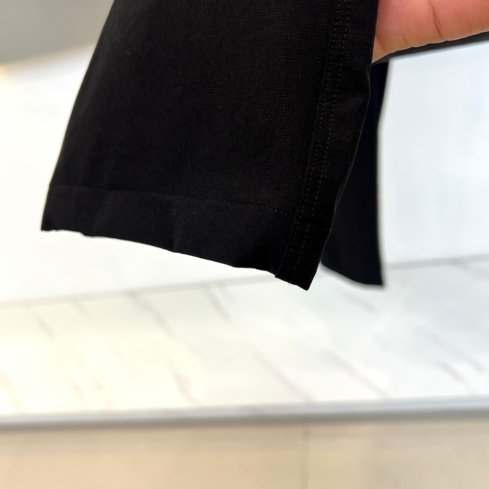 Arcteryx 始祖鸟、2026春夏新品工装裤，延续品牌硬核户外基因，注入城市机能美学新灵感。采用轻量