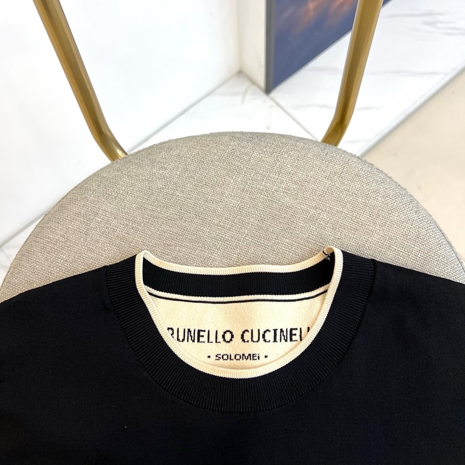 Brunello Cucinelli-BC、2026春夏新品短袖T恤，以简约廓形诠释轻奢日常。纯色调干净