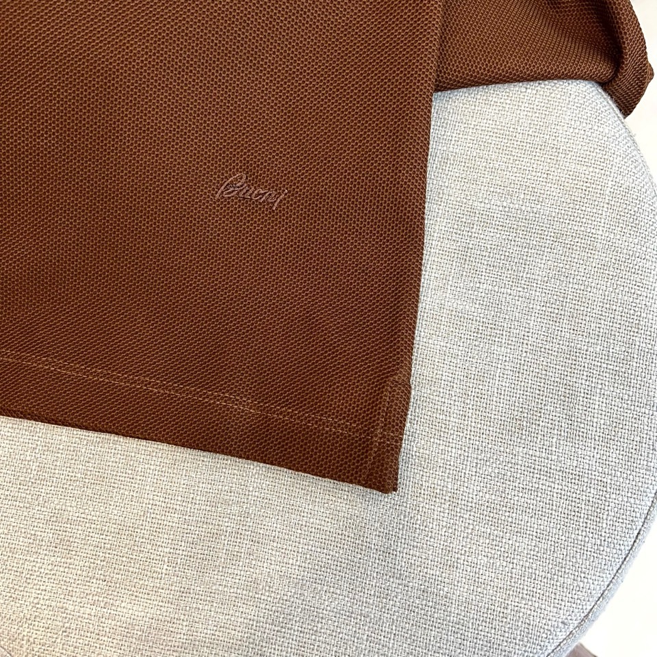 BERLUTI 布鲁提、2026春夏新品短袖Polo衫全新登场，以奢华面料与匠心工艺重塑经典男装美学。采