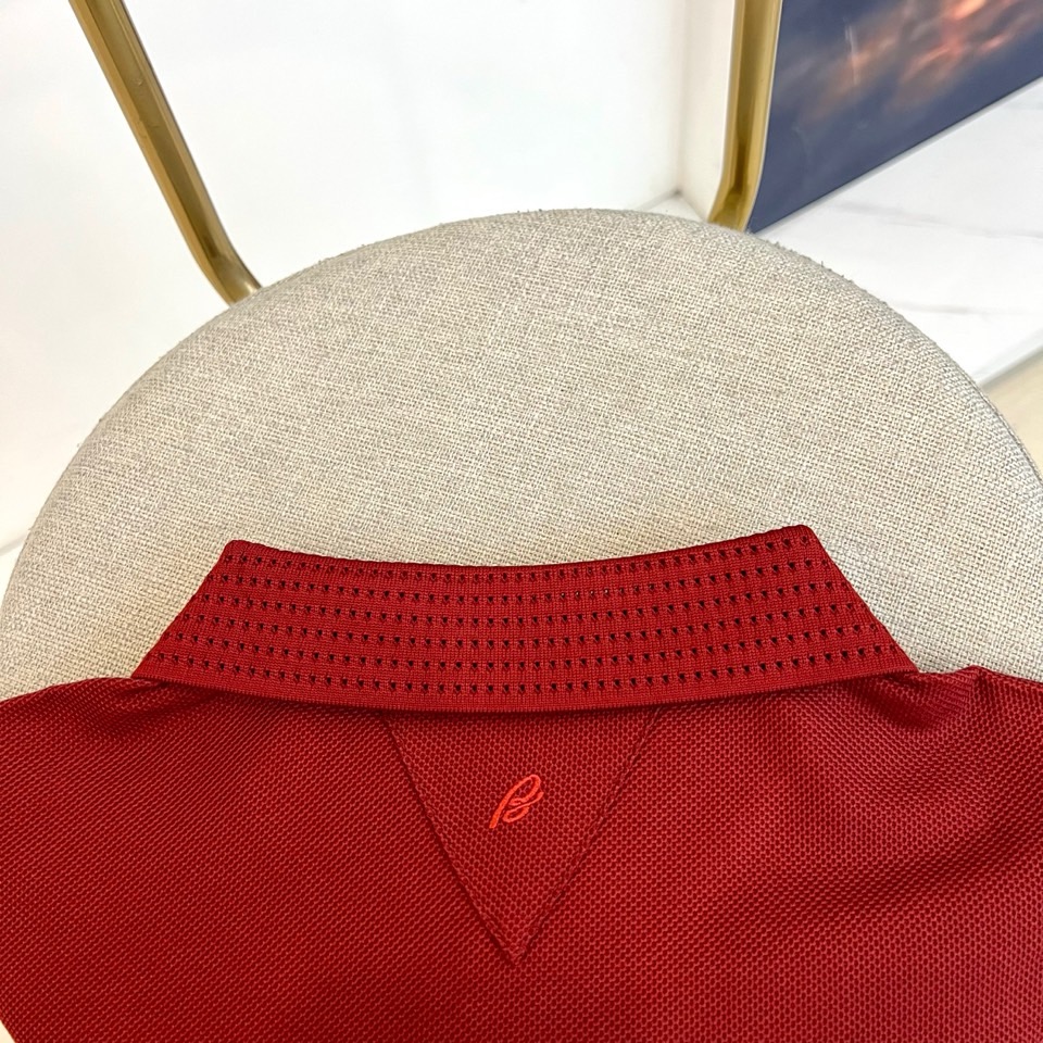 BERLUTI 布鲁提、2026春夏新品短袖Polo衫全新登场，以奢华面料与匠心工艺重塑经典男装美学。采