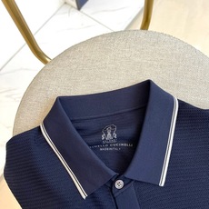 Brunello Cucinelli-BC、2026春夏新品男士POLO衫,主调搭配细腻纹理,简约翻领设 Brunello Cucinelli-BC、2026春夏新品男士POLO衫,主调搭配细腻纹理,简约翻领设