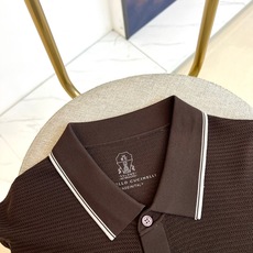 Brunello Cucinelli-BC、2026春夏新品男士POLO衫,主调搭配细腻纹理,简约翻领设 Brunello Cucinelli-BC、2026春夏新品男士POLO衫,主调搭配细腻纹理,简约翻领设