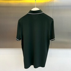 Loro Piana诺悠翩雅、2026春夏新品短袖Polo衫,以纯色为基底,领口与袖口饰以精致撞色边线, Loro Piana诺悠翩雅、2026春夏新品短袖Polo衫,以纯色为基底,领口与袖口饰以精致撞色边线,