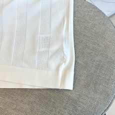 Loro Piana诺悠翩雅、2026春夏新品短袖Polo衫,以纯色为基底,领口与袖口饰以精致撞色边线, Loro Piana诺悠翩雅、2026春夏新品短袖Polo衫,以纯色为基底,领口与袖口饰以精致撞色边线,