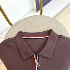 Mon蒙口、2026春夏新品男士轻奢短袖Polo衫,以纯净色调诠释极简美学,经典翻领设计融合半拉链开合创 Mon蒙口、2026春夏新品男士轻奢短袖Polo衫,以纯净色调诠释极简美学,经典翻领设计融合半拉链开合创