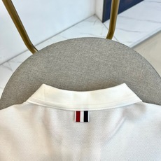 Mon蒙口、2026春夏新品男士轻奢短袖Polo衫,以纯净色调诠释极简美学,经典翻领设计融合半拉链开合创 Mon蒙口、2026春夏新品男士轻奢短袖Polo衫,以纯净色调诠释极简美学,经典翻领设计融合半拉链开合创
