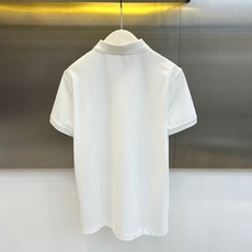 Kiton奇顿、2026春夏新品短袖Polo衫,以奢华双丝光工艺重塑经典版型,面料经双面丝光处理,呈现珍 Kiton奇顿、2026春夏新品短袖Polo衫,以奢华双丝光工艺重塑经典版型,面料经双面丝光处理,呈现珍