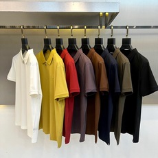 Kiton奇顿、2026春夏新品短袖Polo衫,以奢华双丝光工艺重塑经典版型,面料经双面丝光处理,呈现珍 Kiton奇顿、2026春夏新品短袖Polo衫,以奢华双丝光工艺重塑经典版型,面料经双面丝光处理,呈现珍