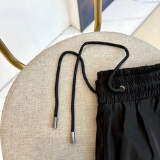 Polo Ralph Lauren拉夫劳伦、2026春夏新品男士运动休闲短裤重磅来袭!以纯色为主调,视觉 Polo Ralph Lauren拉夫劳伦、2026春夏新品男士运动休闲短裤重磅来袭!以纯色为主调,视觉