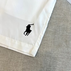 Polo Ralph Lauren拉夫劳伦、2026春夏新品男士运动休闲短裤重磅来袭!以纯色为主调,视觉 Polo Ralph Lauren拉夫劳伦、2026春夏新品男士运动休闲短裤重磅来袭!以纯色为主调,视觉