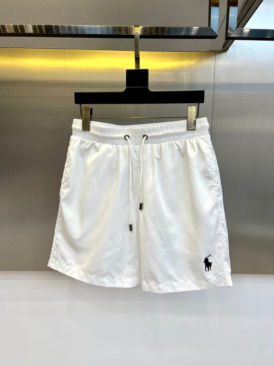 Polo Ralph Lauren拉夫劳伦、2026春夏新品男士运动休闲短裤重磅来袭！以纯色为主调，视觉