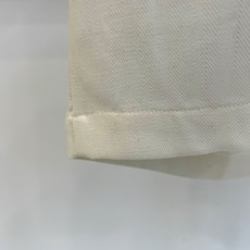 一套.BERLUTI 布鲁提、2026春夏新品套装,以纯色诠释当代都市度假美学。上衣采用宽松古巴领短袖设 一套.BERLUTI 布鲁提、2026春夏新品套装,以纯色诠释当代都市度假美学。上衣采用宽松古巴领短袖设