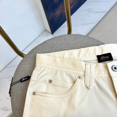BERLUTI 布鲁提、2026春夏新品休闲裤,以沉稳色调演绎当代都市轻熟风,经典五袋款型搭配修身小脚剪 BERLUTI 布鲁提、2026春夏新品休闲裤,以沉稳色调演绎当代都市轻熟风,经典五袋款型搭配修身小脚剪
