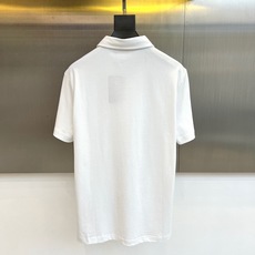 Loro Piana诺悠翩雅、2026春夏新品Polo衫,诠释经典休闲商务风范。采用100%棉面料,触感 Loro Piana诺悠翩雅、2026春夏新品Polo衫,诠释经典休闲商务风范。采用100%棉面料,触感