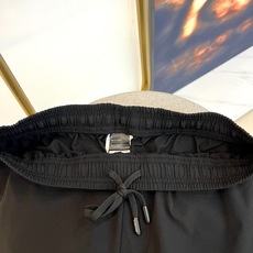 Arcteryx 始祖鸟、2026春夏新品工装短裤,以极简户外美学重塑都市休闲格调。纯 色调温柔百搭,自 Arcteryx 始祖鸟、2026春夏新品工装短裤,以极简户外美学重塑都市休闲格调。纯 色调温柔百搭,自