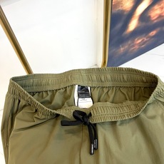 Arcteryx 始祖鸟、2026春夏新品工装短裤,以极简户外美学重塑都市休闲格调。纯 色调温柔百搭,自 Arcteryx 始祖鸟、2026春夏新品工装短裤,以极简户外美学重塑都市休闲格调。纯 色调温柔百搭,自