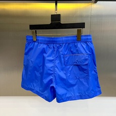 Mon蒙口、2026春夏新品短裤,以纯色调性诠释都市轻奢运动美学。整体风格融合功能性与时尚感,采用轻盈抗 Mon蒙口、2026春夏新品短裤,以纯色调性诠释都市轻奢运动美学。整体风格融合功能性与时尚感,采用轻盈抗