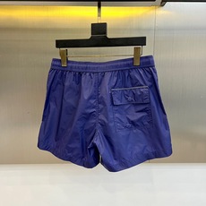 Mon蒙口、2026春夏新品短裤,以纯色调性诠释都市轻奢运动美学。整体风格融合功能性与时尚感,采用轻盈抗 Mon蒙口、2026春夏新品短裤,以纯色调性诠释都市轻奢运动美学。整体风格融合功能性与时尚感,采用轻盈抗