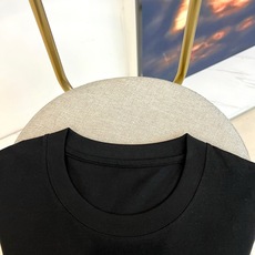 Bur巴宝莉、2026春夏新品短袖T恤,甄选优质棉麻面料,兼具棉的柔软亲肤与麻的透气干爽,透气吸湿不闷热 Bur巴宝莉、2026春夏新品短袖T恤,甄选优质棉麻面料,兼具棉的柔软亲肤与麻的透气干爽,透气吸湿不闷热