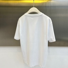 Bur巴宝莉、2026春夏新品短袖T恤,甄选优质棉麻面料,兼具棉的柔软亲肤与麻的透气干爽,透气吸湿不闷热 Bur巴宝莉、2026春夏新品短袖T恤,甄选优质棉麻面料,兼具棉的柔软亲肤与麻的透气干爽,透气吸湿不闷热