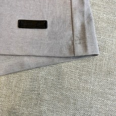 Loro Piana诺悠翩雅、2026春夏新品短袖T恤,以简约廓形诠释高级休闲风。温柔百搭,100%纯棉 Loro Piana诺悠翩雅、2026春夏新品短袖T恤,以简约廓形诠释高级休闲风。温柔百搭,100%纯棉