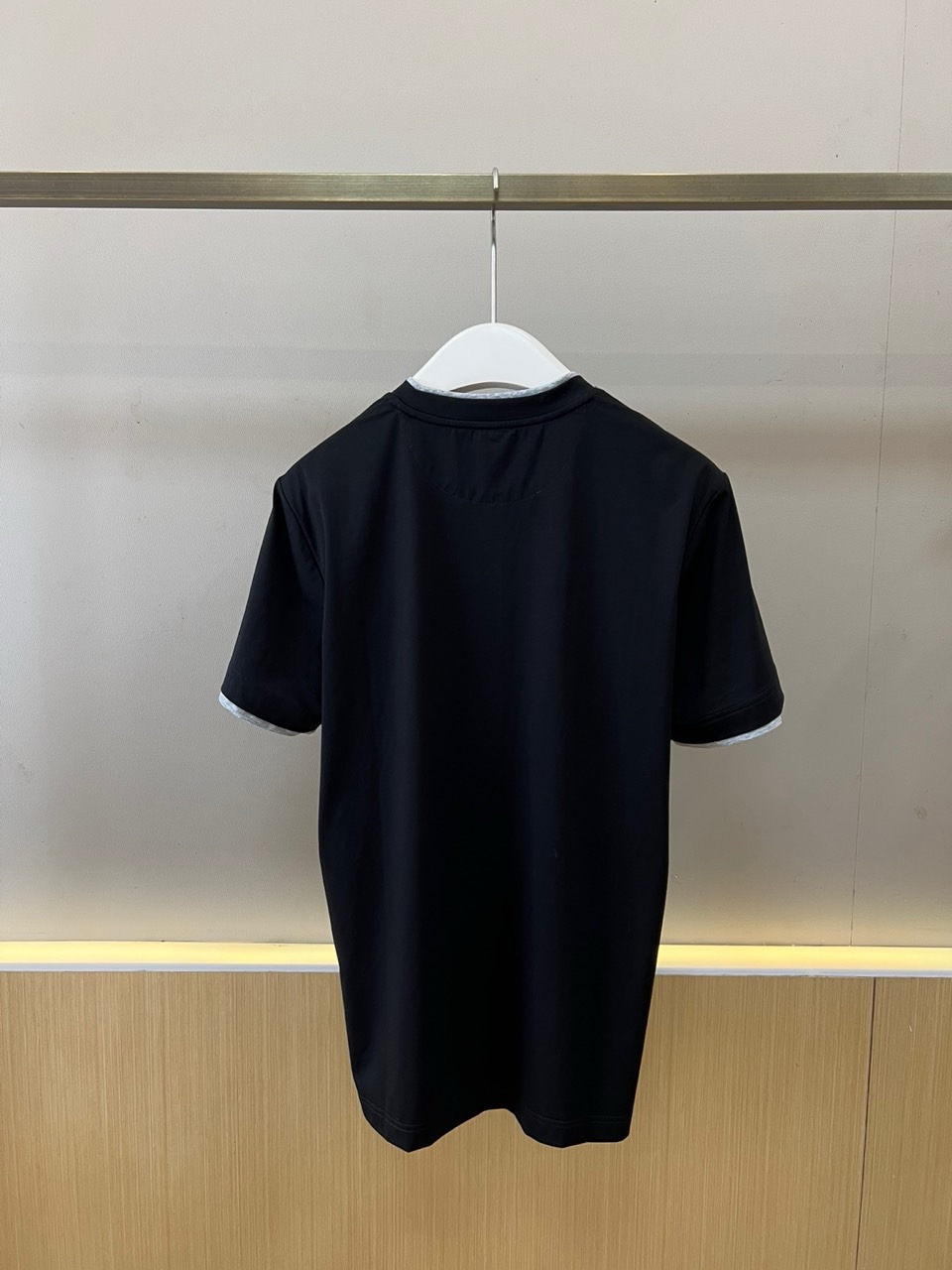 Brunello Cucinelli-BC、2026春夏新品短袖T恤，以简约廓形诠释当代轻奢男装美学。纯
