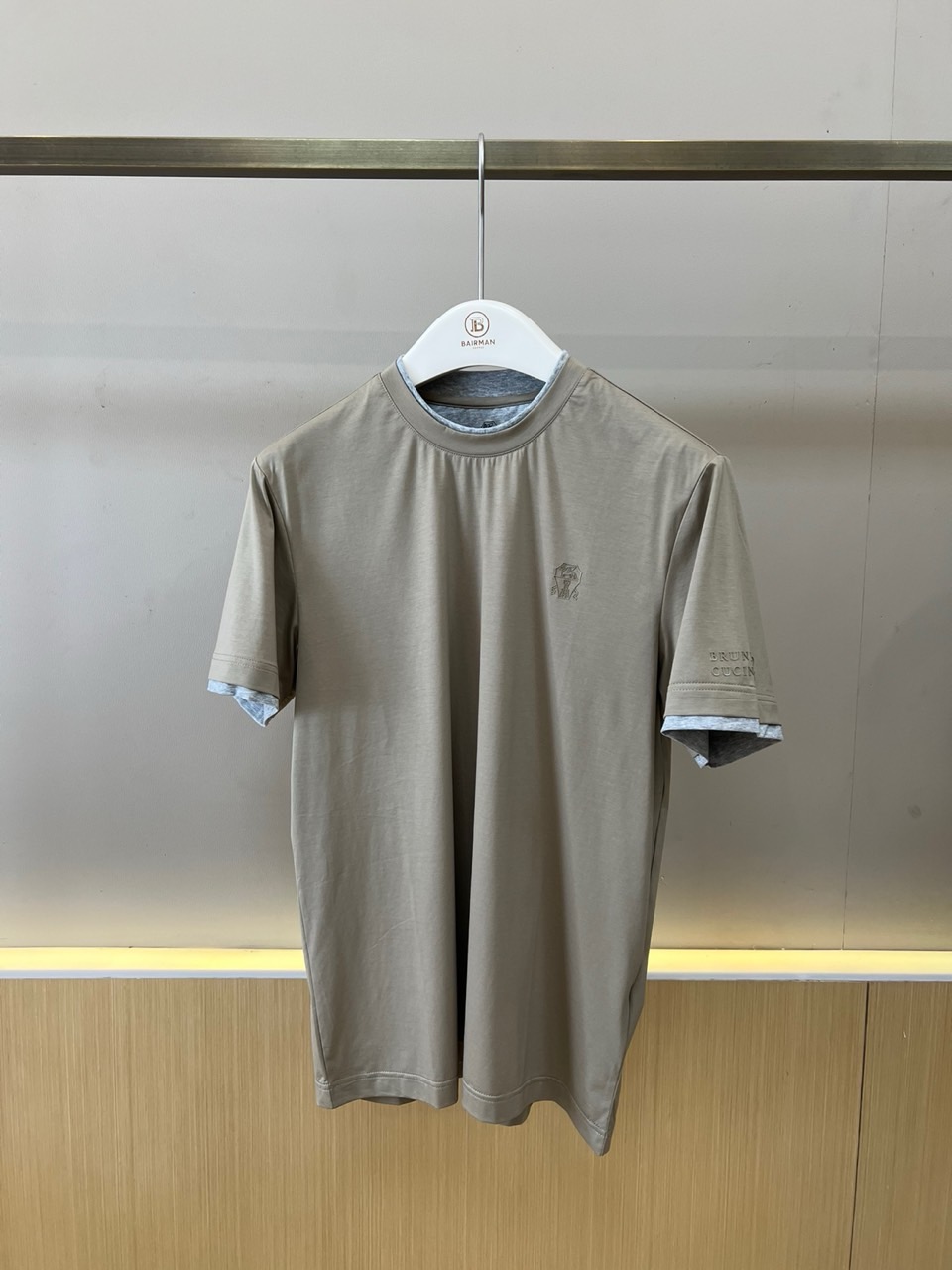 Brunello Cucinelli-BC、2026春夏新品短袖T恤，以简约廓形诠释当代轻奢男装美学。纯