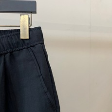 Brunello Cucinelli-BC、2026春夏新品休闲短裤,以纯色为基调,诠释当代都市轻运动美 Brunello Cucinelli-BC、2026春夏新品休闲短裤,以纯色为基调,诠释当代都市轻运动美