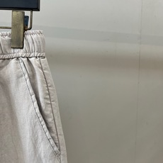 Brunello Cucinelli-BC、2026春夏新品休闲短裤,以纯色为基调,诠释当代都市轻运动美 Brunello Cucinelli-BC、2026春夏新品休闲短裤,以纯色为基调,诠释当代都市轻运动美