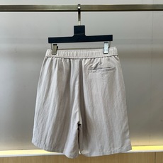 Brunello Cucinelli-BC、2026春夏新品休闲短裤,以纯色为基调,诠释当代都市轻运动美 Brunello Cucinelli-BC、2026春夏新品休闲短裤,以纯色为基调,诠释当代都市轻运动美