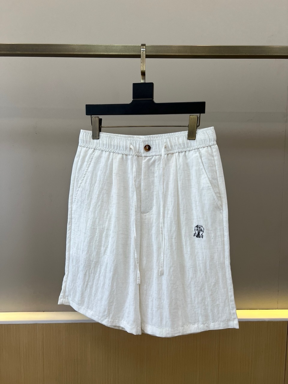 Brunello Cucinelli-BC、2026春夏新品休闲短裤，以纯色为基调，诠释当代都市轻运动美