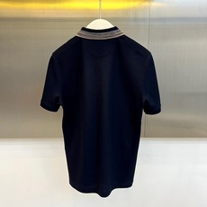 Loro Piana诺悠翩雅、2026春夏新品短袖Polo衫,色调温柔百搭,采用100%丝光棉面料,质感 Loro Piana诺悠翩雅、2026春夏新品短袖Polo衫,色调温柔百搭,采用100%丝光棉面料,质感