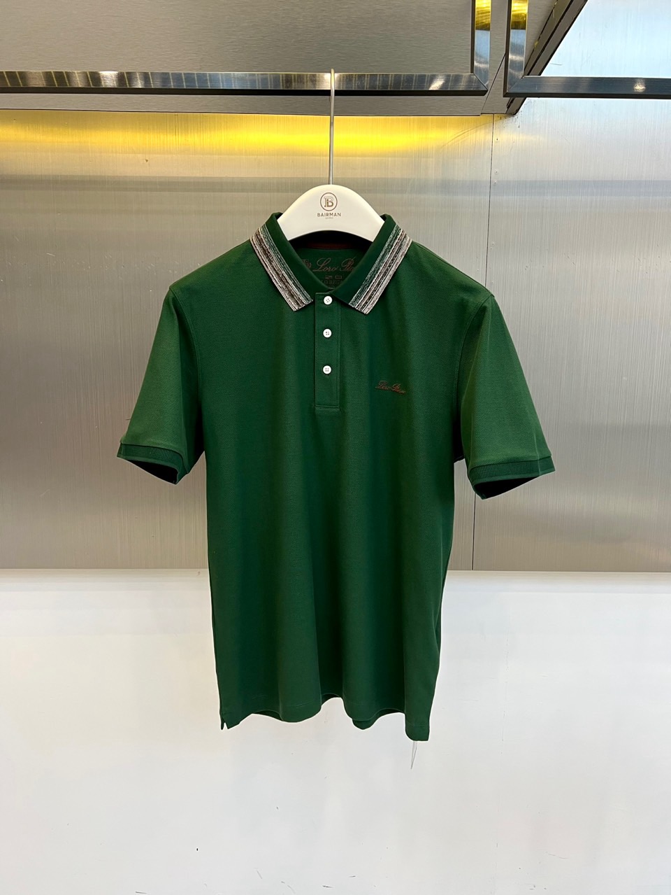 Loro Piana诺悠翩雅、2026春夏新品短袖Polo衫，色调温柔百搭，采用100%丝光棉面料，质感