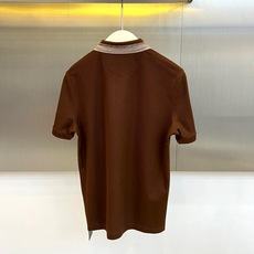 Loro Piana诺悠翩雅、2026春夏新品短袖Polo衫,色调温柔百搭,采用100%丝光棉面料,质感 Loro Piana诺悠翩雅、2026春夏新品短袖Polo衫,色调温柔百搭,采用100%丝光棉面料,质感