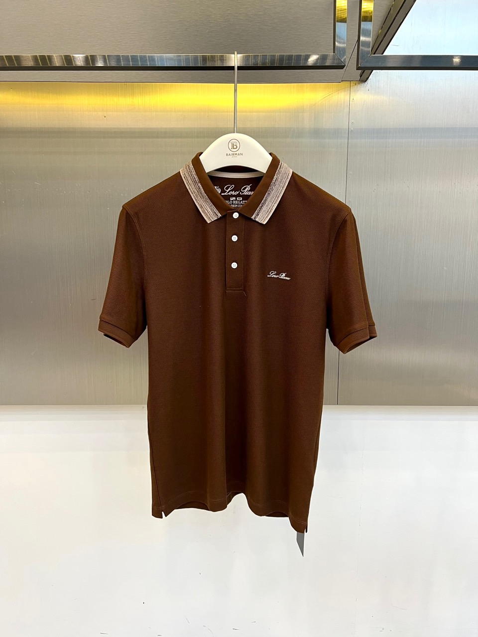 Loro Piana诺悠翩雅、2026春夏新品短袖Polo衫，色调温柔百搭，采用100%丝光棉面料，质感