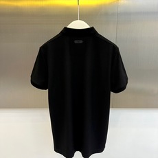 Tom Ford 汤姆福特、2026春夏新品短袖Polo衫,以极简美学重塑经典,色调沉稳高级,轻松驾驭商 Tom Ford 汤姆福特、2026春夏新品短袖Polo衫,以极简美学重塑经典,色调沉稳高级,轻松驾驭商